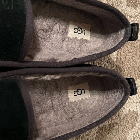 UGG Slippers-Size 9 - Picture 4 of 10